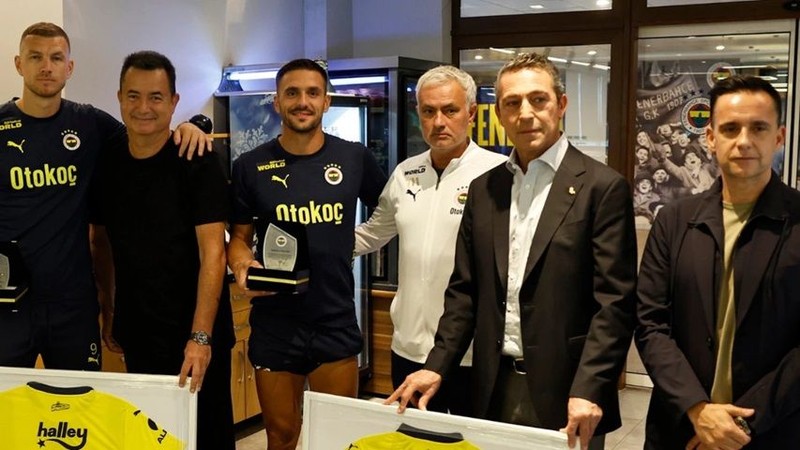 Ali Koç Mourinho ile görüşmek için Londra'ya uçtu, işte ödenecek tazminat - Resim: 6